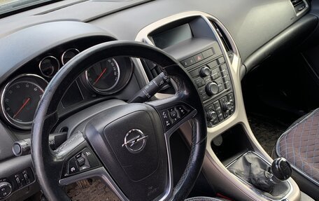 Opel Astra J, 2010 год, 650 000 рублей, 4 фотография