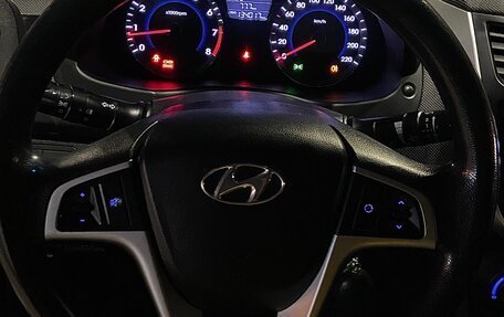 Hyundai Solaris II рестайлинг, 2011 год, 945 000 рублей, 11 фотография