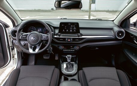 KIA Cerato IV, 2018 год, 1 595 000 рублей, 16 фотография