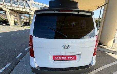 Hyundai Grand Starex Grand Starex I рестайлинг 2, 2018 год, 3 200 000 рублей, 3 фотография