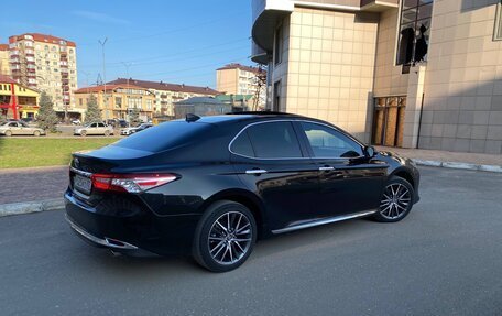 Toyota Camry, 2023 год, 3 760 000 рублей, 4 фотография