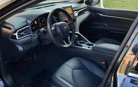 Toyota Camry, 2023 год, 3 760 000 рублей, 10 фотография