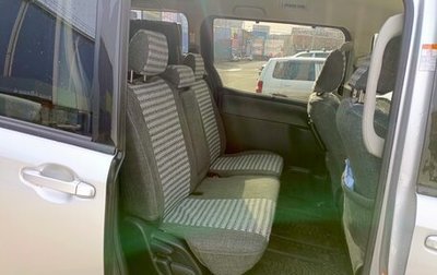 Toyota Voxy III, 2018 год, 2 300 000 рублей, 1 фотография