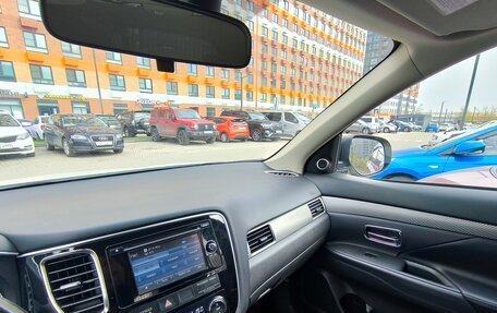 Mitsubishi Outlander III рестайлинг 3, 2013 год, 1 650 000 рублей, 3 фотография