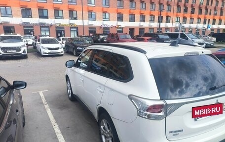 Mitsubishi Outlander III рестайлинг 3, 2013 год, 1 650 000 рублей, 9 фотография