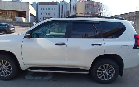 Toyota Land Cruiser Prado 150 рестайлинг 2, 2018 год, 5 450 000 рублей, 2 фотография