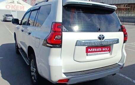 Toyota Land Cruiser Prado 150 рестайлинг 2, 2018 год, 5 450 000 рублей, 3 фотография