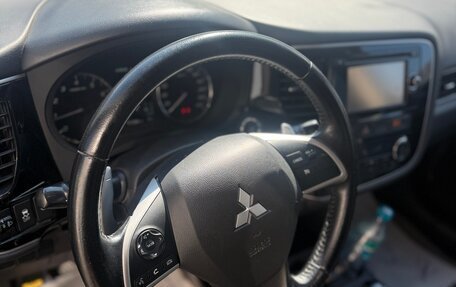 Mitsubishi Outlander III рестайлинг 3, 2014 год, 1 549 000 рублей, 12 фотография
