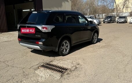 Mitsubishi Outlander III рестайлинг 3, 2014 год, 1 549 000 рублей, 6 фотография