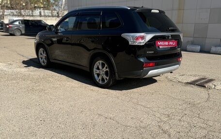 Mitsubishi Outlander III рестайлинг 3, 2014 год, 1 549 000 рублей, 4 фотография