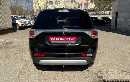 Mitsubishi Outlander III рестайлинг 3, 2014 год, 1 549 000 рублей, 5 фотография