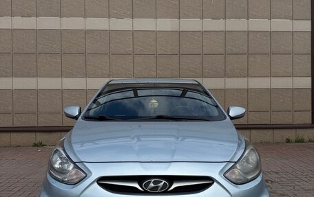 Hyundai Solaris II рестайлинг, 2012 год, 750 000 рублей, 2 фотография