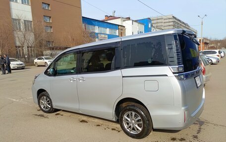Toyota Voxy III, 2018 год, 2 300 000 рублей, 26 фотография