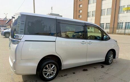 Toyota Voxy III, 2018 год, 2 300 000 рублей, 31 фотография