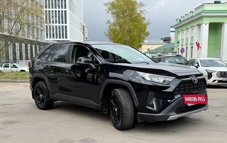 Toyota RAV4, 2021 год, 3 500 000 рублей, 2 фотография