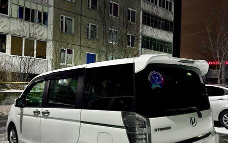 Honda Stepwgn IV, 2013 год, 1 700 000 рублей, 2 фотография