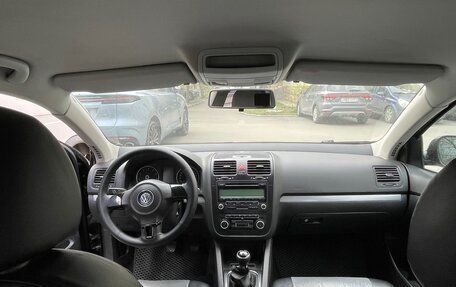 Volkswagen Jetta VI, 2010 год, 580 000 рублей, 11 фотография