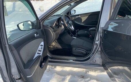 Hyundai Solaris II рестайлинг, 2013 год, 550 000 рублей, 12 фотография