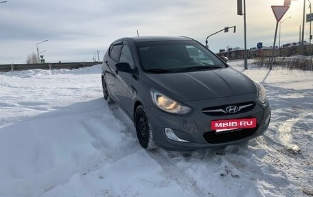 Hyundai Solaris II рестайлинг, 2013 год, 550 000 рублей, 17 фотография