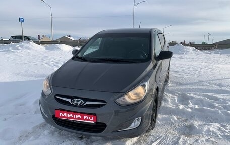 Hyundai Solaris II рестайлинг, 2013 год, 550 000 рублей, 18 фотография