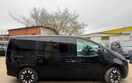 Hyundai Staria, 2024 год, 6 950 000 рублей, 2 фотография