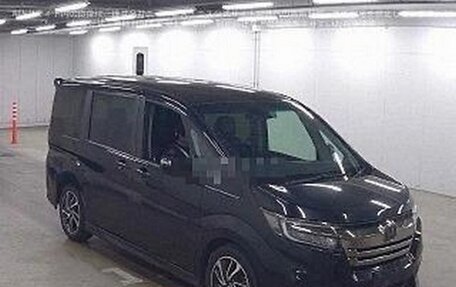 Honda Stepwgn IV, 2017 год, 2 470 000 рублей, 5 фотография