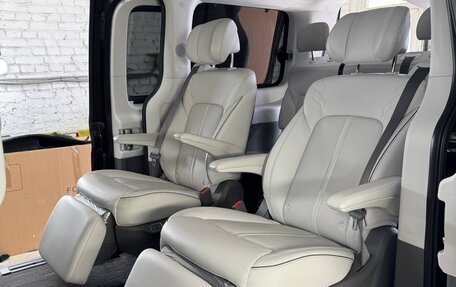 Hyundai Staria, 2024 год, 6 950 000 рублей, 16 фотография