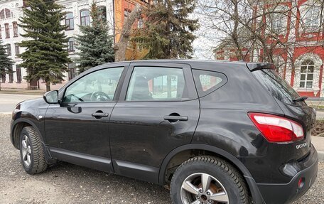 Nissan Qashqai, 2011 год, 950 000 рублей, 2 фотография