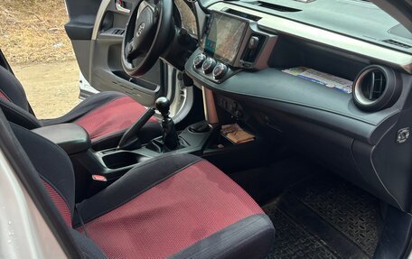Toyota RAV4, 2014 год, 1 850 000 рублей, 14 фотография