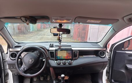 Toyota RAV4, 2014 год, 1 850 000 рублей, 12 фотография