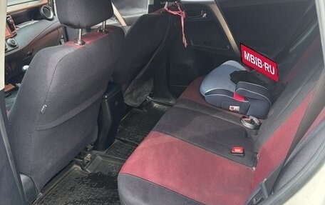 Toyota RAV4, 2014 год, 1 850 000 рублей, 11 фотография