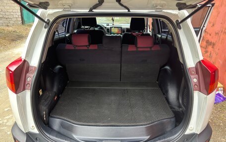 Toyota RAV4, 2014 год, 1 850 000 рублей, 15 фотография
