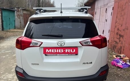 Toyota RAV4, 2014 год, 1 850 000 рублей, 9 фотография