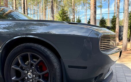 Dodge Challenger III рестайлинг 2, 2018 год, 3 600 000 рублей, 6 фотография