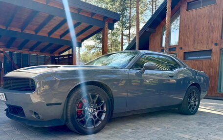 Dodge Challenger III рестайлинг 2, 2018 год, 3 600 000 рублей, 8 фотография