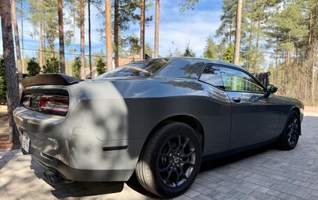 Dodge Challenger III рестайлинг 2, 2018 год, 3 600 000 рублей, 7 фотография