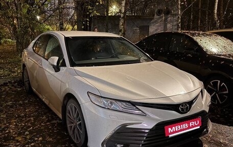Toyota Camry, 2021 год, 3 500 000 рублей, 2 фотография