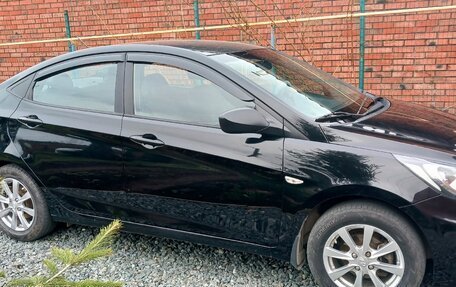 Hyundai Solaris II рестайлинг, 2013 год, 800 000 рублей, 11 фотография