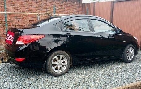 Hyundai Solaris II рестайлинг, 2013 год, 800 000 рублей, 5 фотография