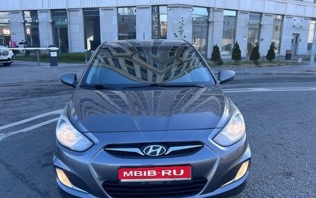 Hyundai Solaris II рестайлинг, 2011 год, 780 000 рублей, 1 фотография