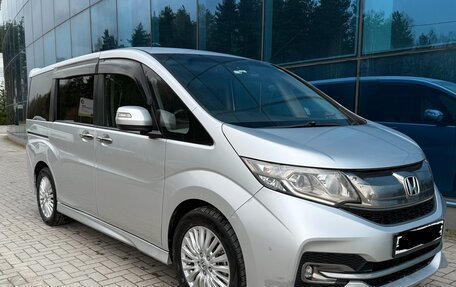 Honda Stepwgn IV, 2016 год, 1 850 000 рублей, 1 фотография