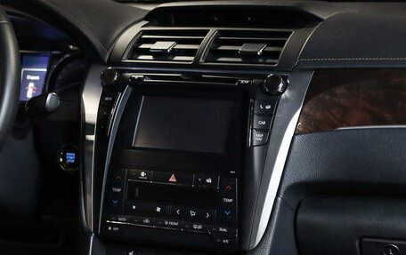 Toyota Camry, 2017 год, 1 849 000 рублей, 10 фотография