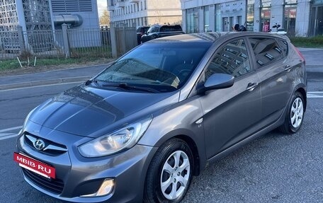 Hyundai Solaris II рестайлинг, 2011 год, 780 000 рублей, 3 фотография