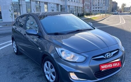 Hyundai Solaris II рестайлинг, 2011 год, 780 000 рублей, 2 фотография
