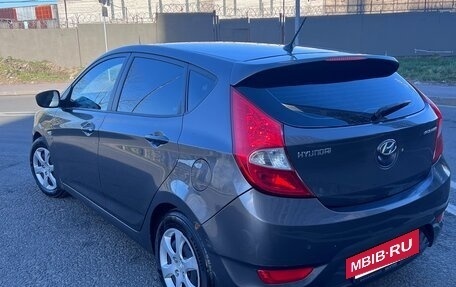Hyundai Solaris II рестайлинг, 2011 год, 780 000 рублей, 4 фотография