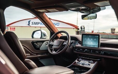 Lincoln Aviator II, 2020 год, 6 490 000 рублей, 12 фотография