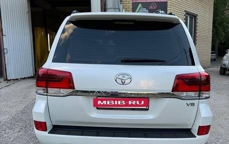 Toyota Land Cruiser 200, 2016 год, 5 690 рублей, 3 фотография