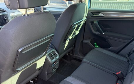 Volkswagen Tiguan II, 2018 год, 2 300 000 рублей, 6 фотография