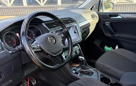 Volkswagen Tiguan II, 2018 год, 2 300 000 рублей, 5 фотография