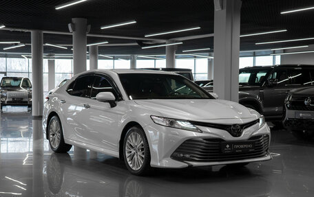 Toyota Camry, 2020 год, 3 200 000 рублей, 2 фотография